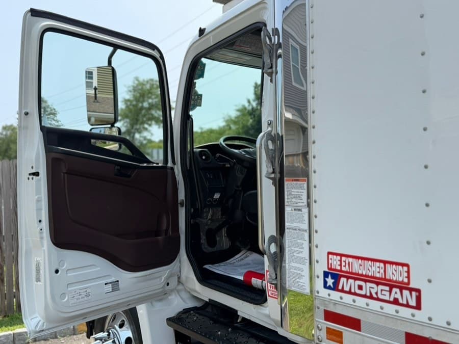 2023 HINO L6