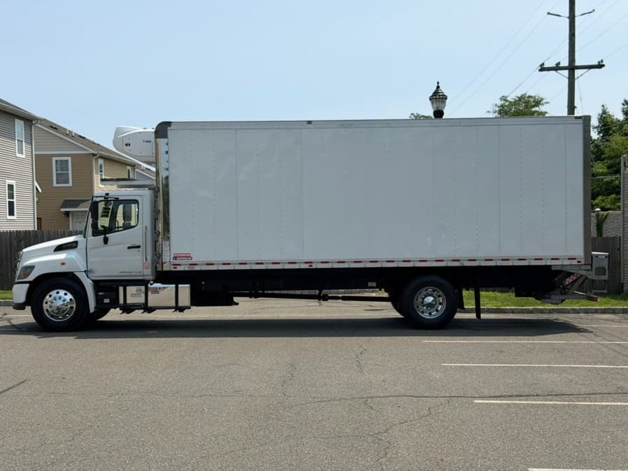 2023 HINO L6