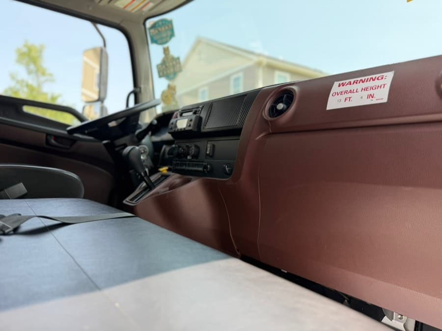 2023 HINO L6