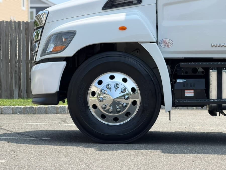 2023 HINO L6