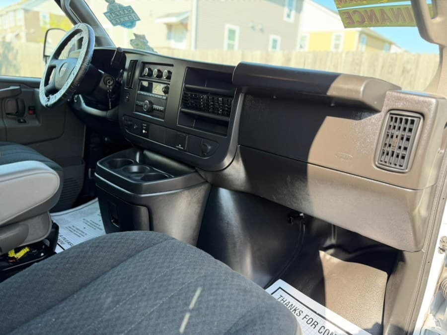 2025 GMC Savana Cargo Van