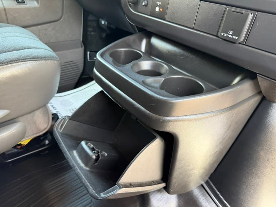 2025 GMC Savana Cargo Van