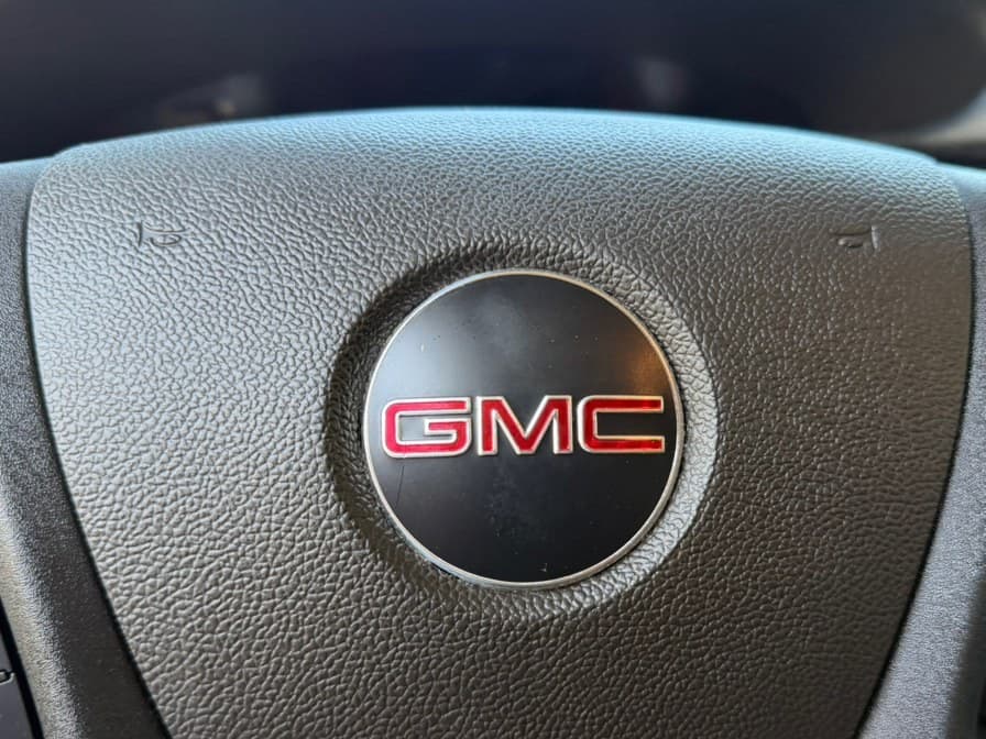 2025 GMC Savana Cargo Van