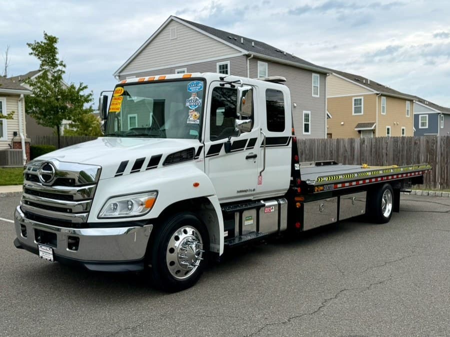 2023 HINO L6