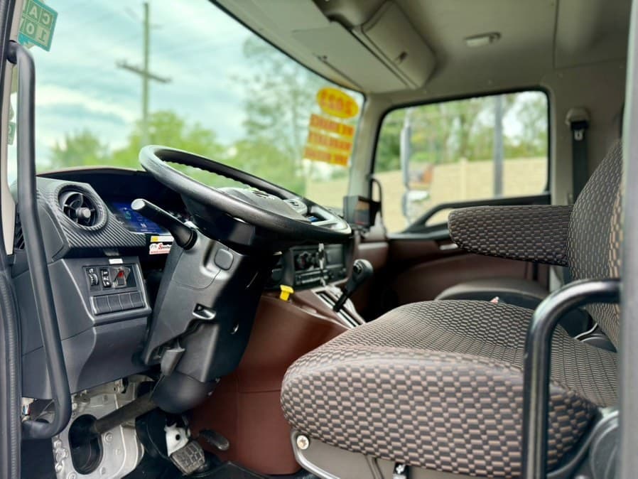 2023 HINO L6