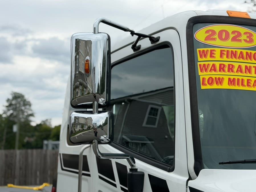 2023 HINO L6