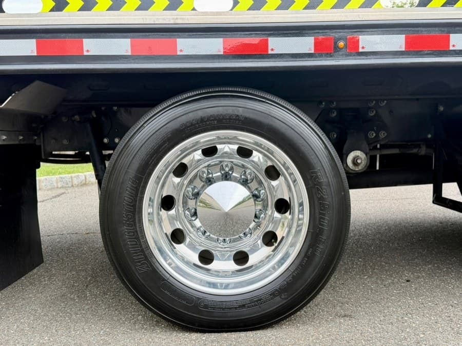 2023 HINO L6