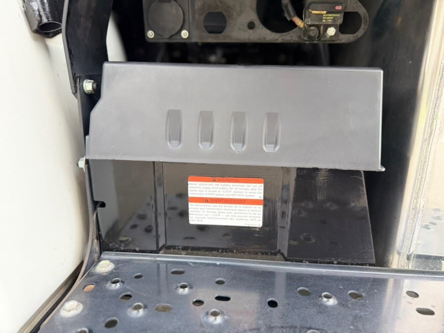 2023 HINO L6