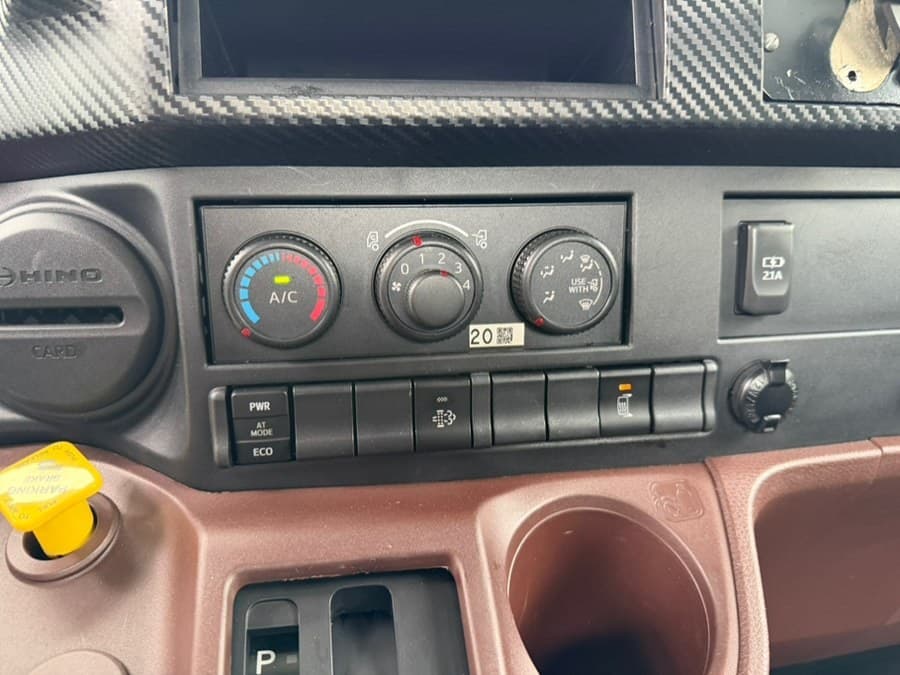 2023 HINO L6