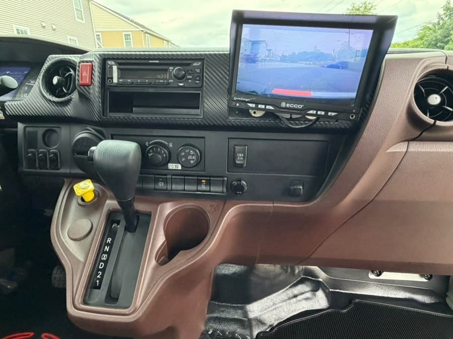 2023 HINO L6