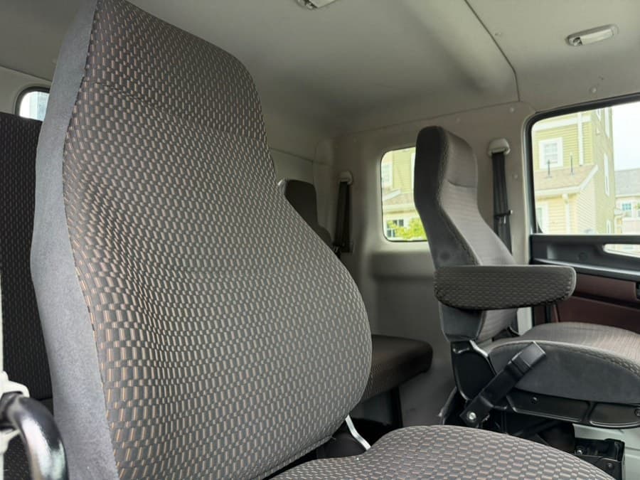 2023 HINO L6