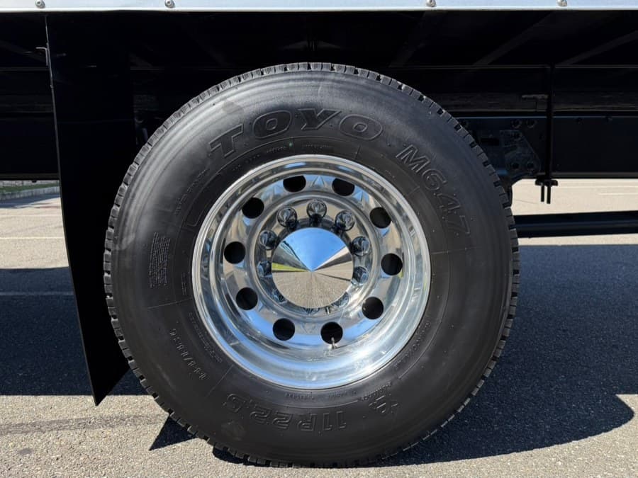 2022 HINO L6