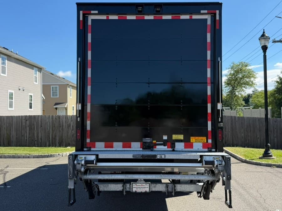 2022 HINO L6