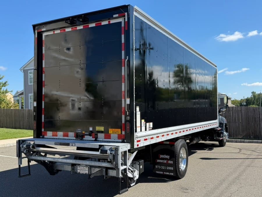 2022 HINO L6