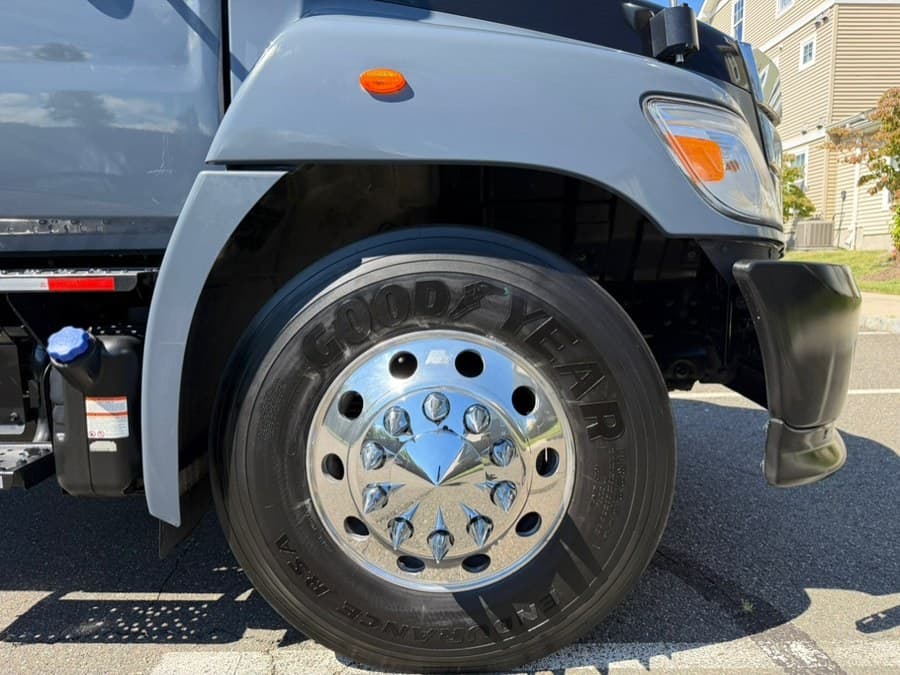 2022 HINO L6