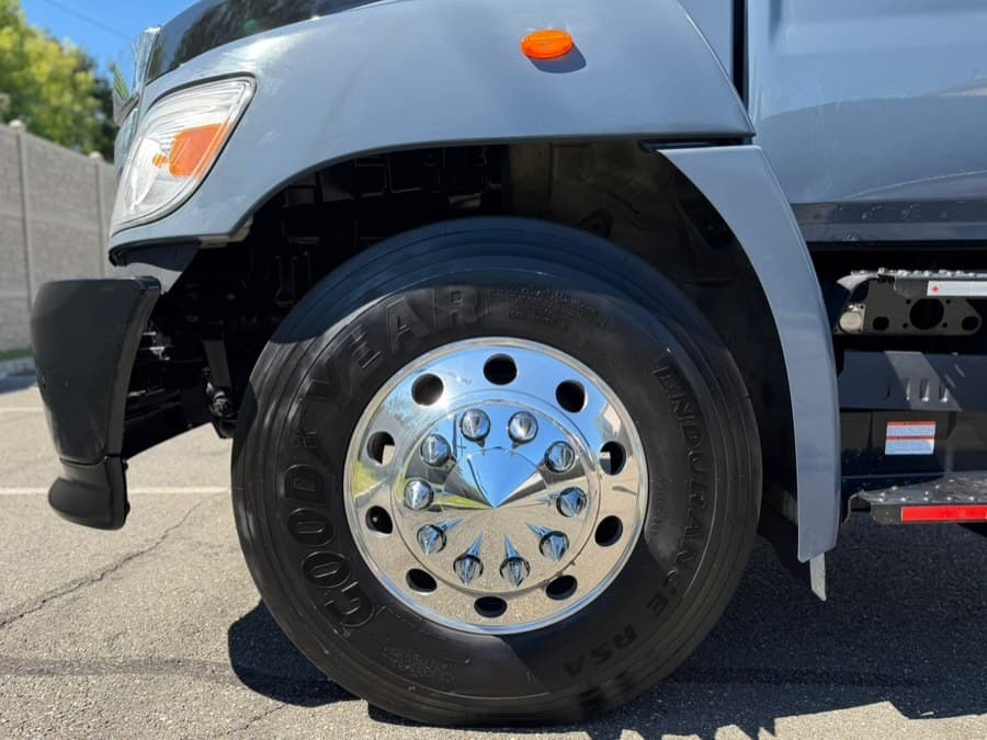 2022 HINO L6