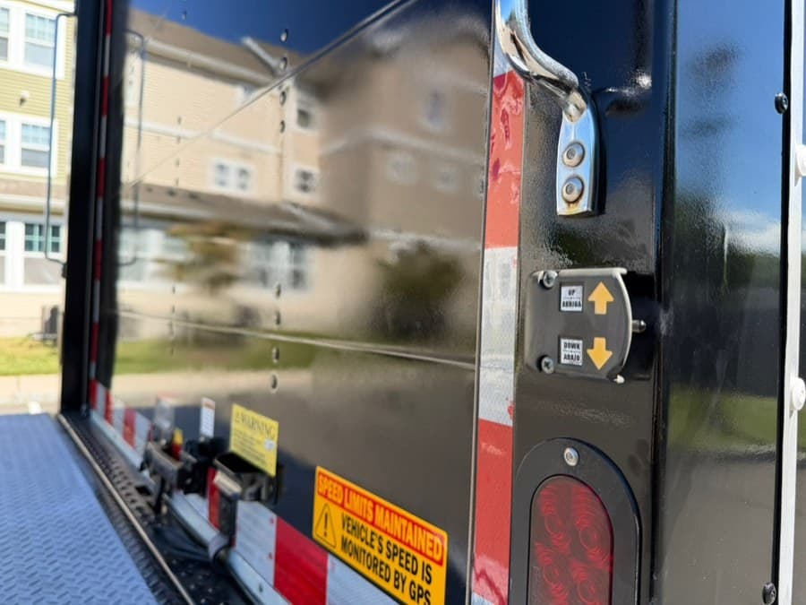2022 HINO L6