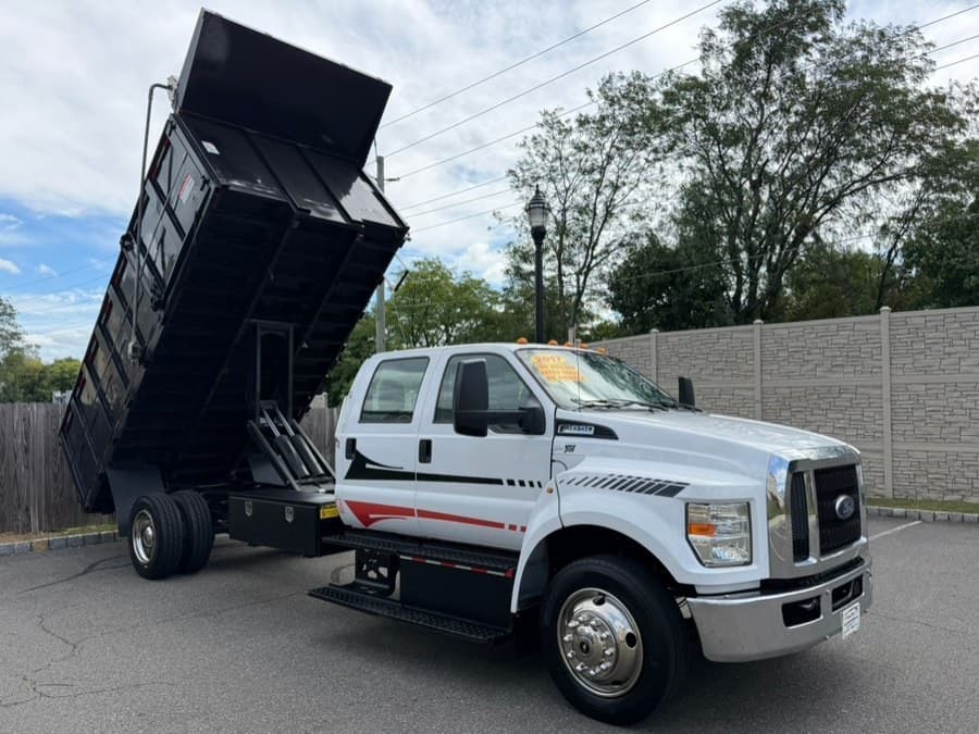 2017 Ford Super Duty F-650 Straight Frame Gas