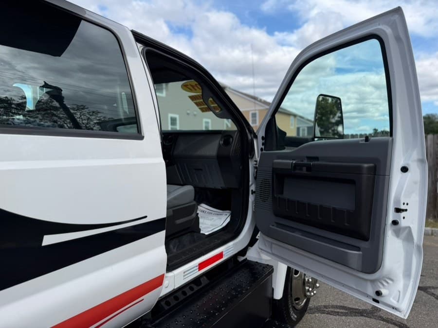 2017 Ford Super Duty F-650 Straight Frame Gas