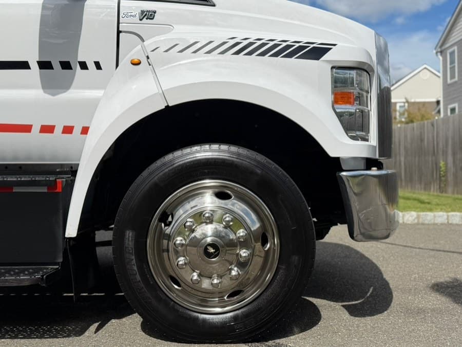 2017 Ford Super Duty F-650 Straight Frame Gas