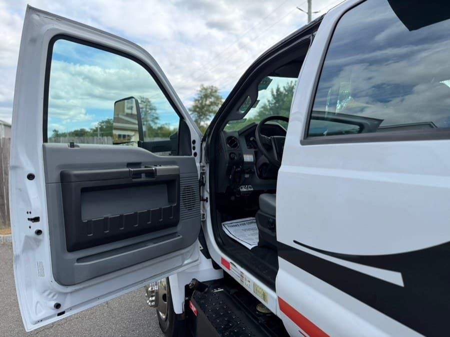 2017 Ford Super Duty F-650 Straight Frame Gas