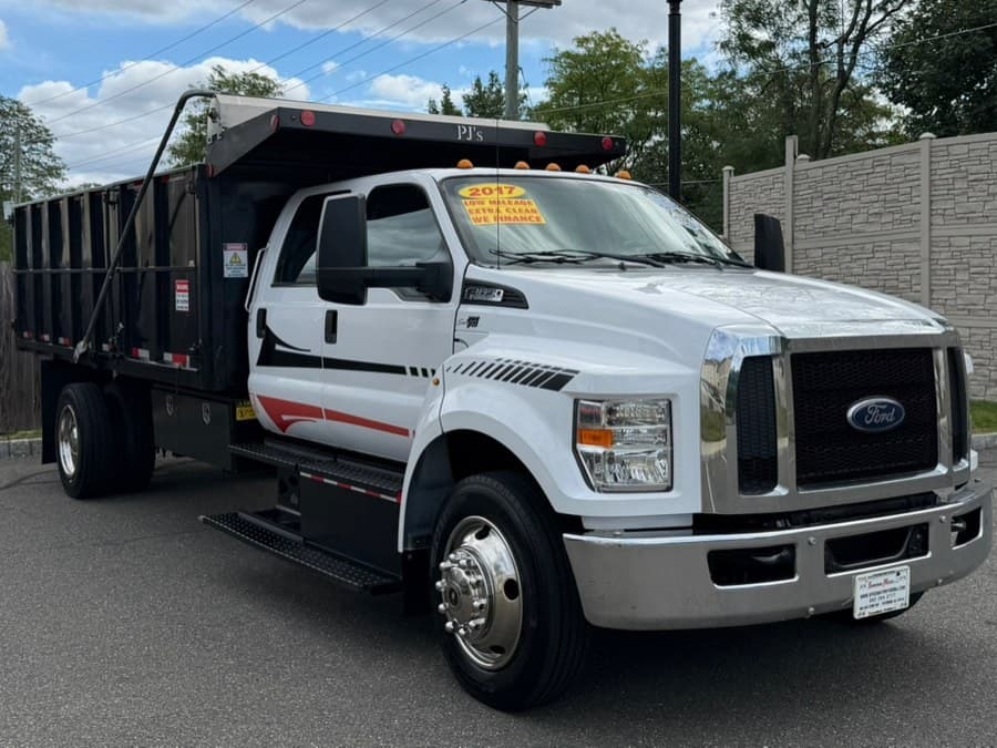 2017 Ford Super Duty F-650 Straight Frame Gas