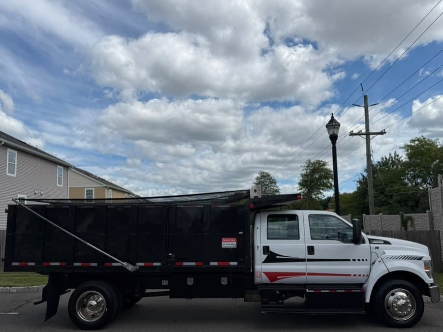 2017 Ford Super Duty F-650 Straight Frame Gas