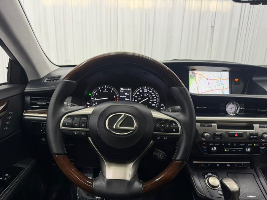2017 Lexus ES