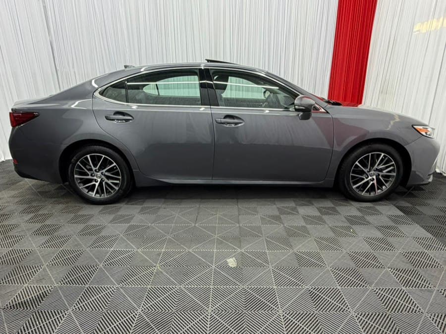 2017 Lexus ES