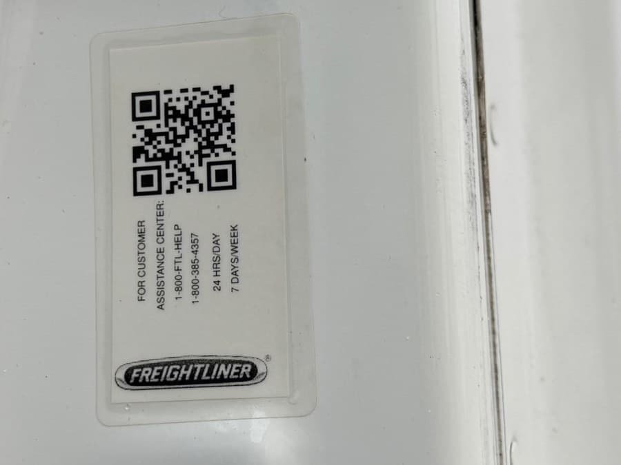 2019 Freightliner Cascadia 125 Extended frame