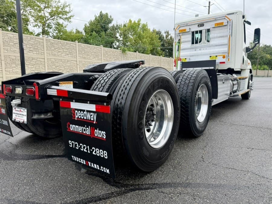 2019 Freightliner Cascadia 125 Extended frame