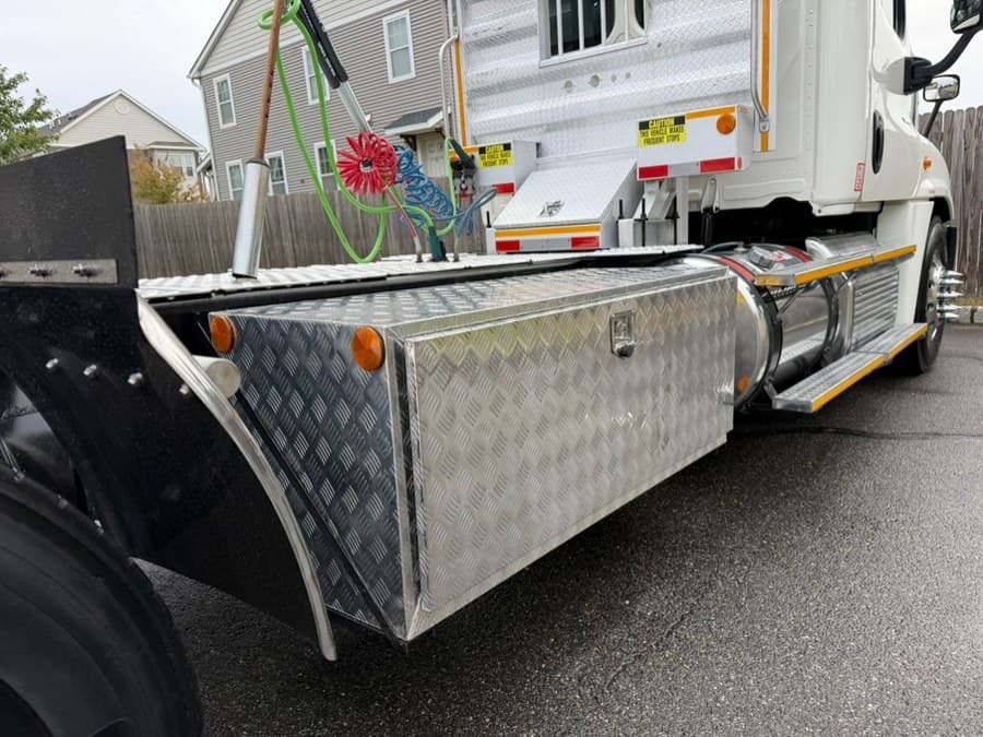 2019 Freightliner Cascadia 125 Extended frame