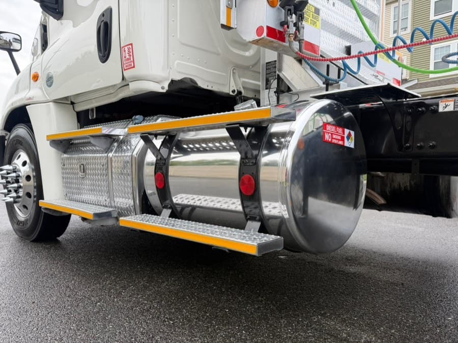 2019 Freightliner Cascadia 125 Extended frame