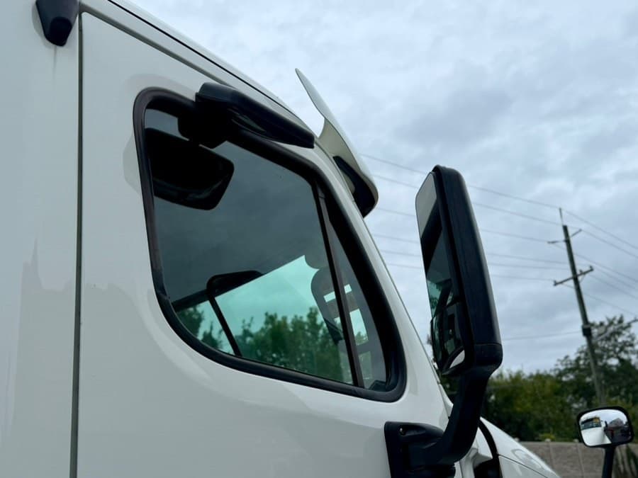 2019 Freightliner Cascadia 125 Extended frame