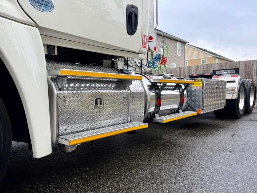 2019 Freightliner Cascadia 125 Extended frame