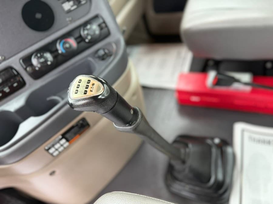2019 Freightliner Cascadia 125 Extended frame