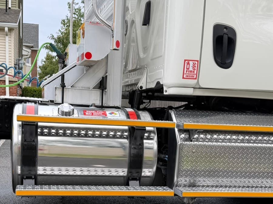 2019 Freightliner Cascadia 125 Extended frame