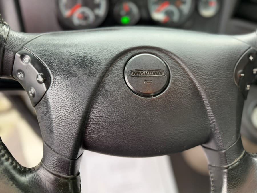 2019 Freightliner Cascadia 125 Extended frame