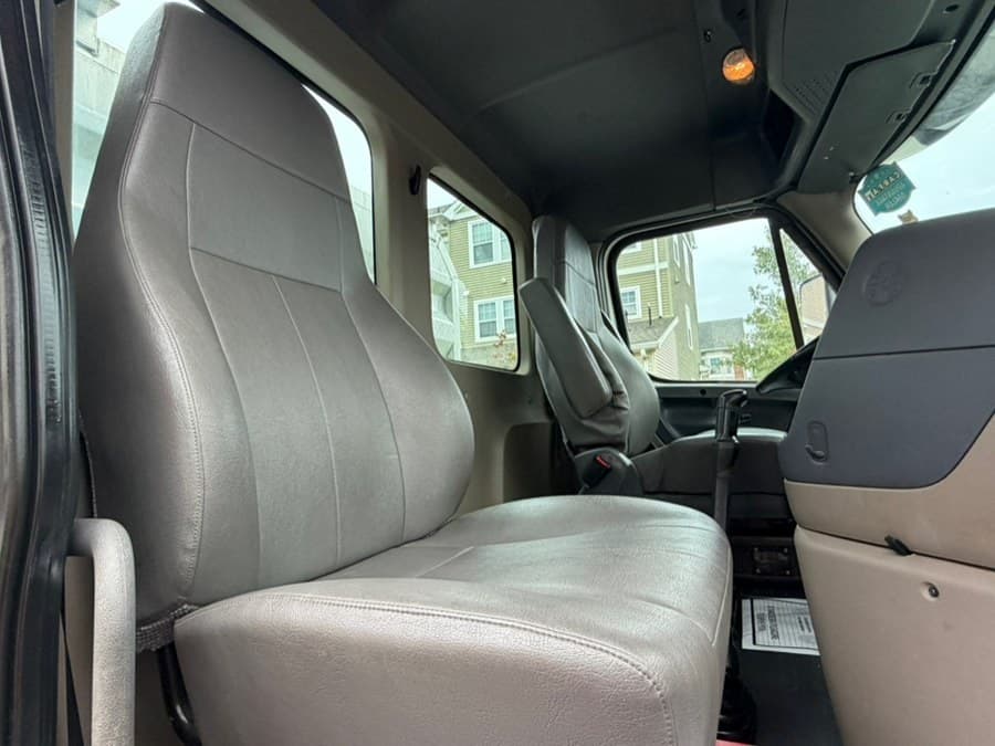 2019 Freightliner Cascadia 125 Extended frame