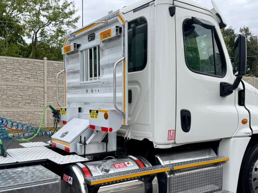 2019 Freightliner Cascadia 125 Extended frame
