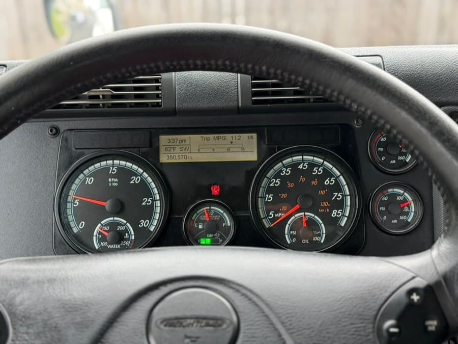 2019 Freightliner Cascadia 125 Extended frame