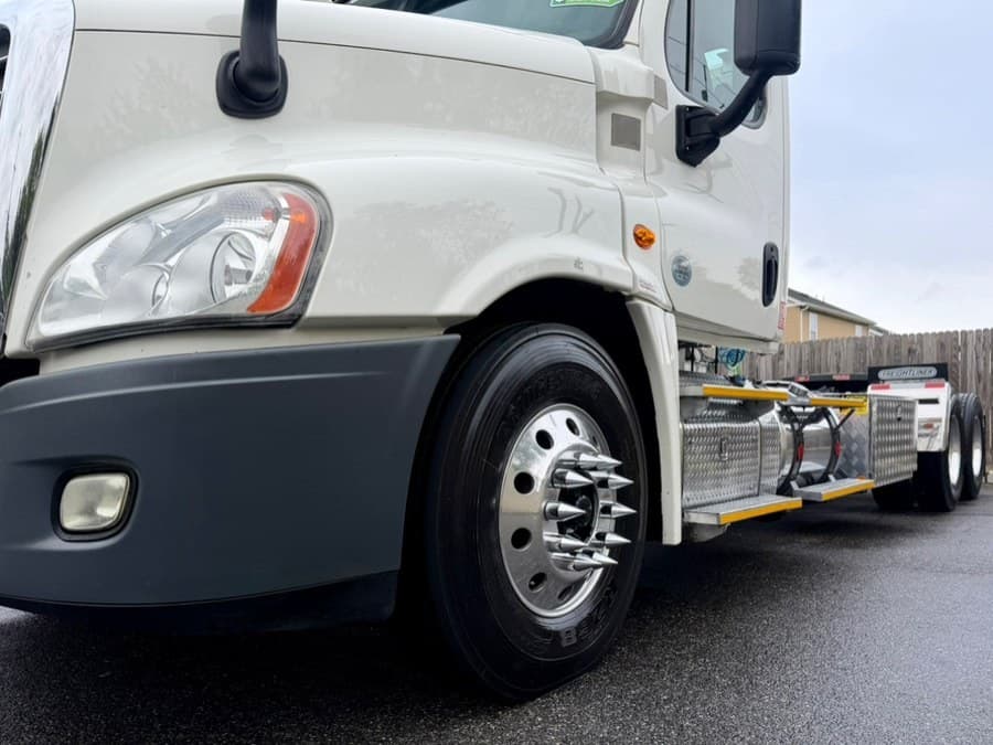 2019 Freightliner Cascadia 125 Extended frame