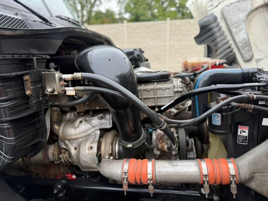 2019 Freightliner Cascadia 125 Extended frame