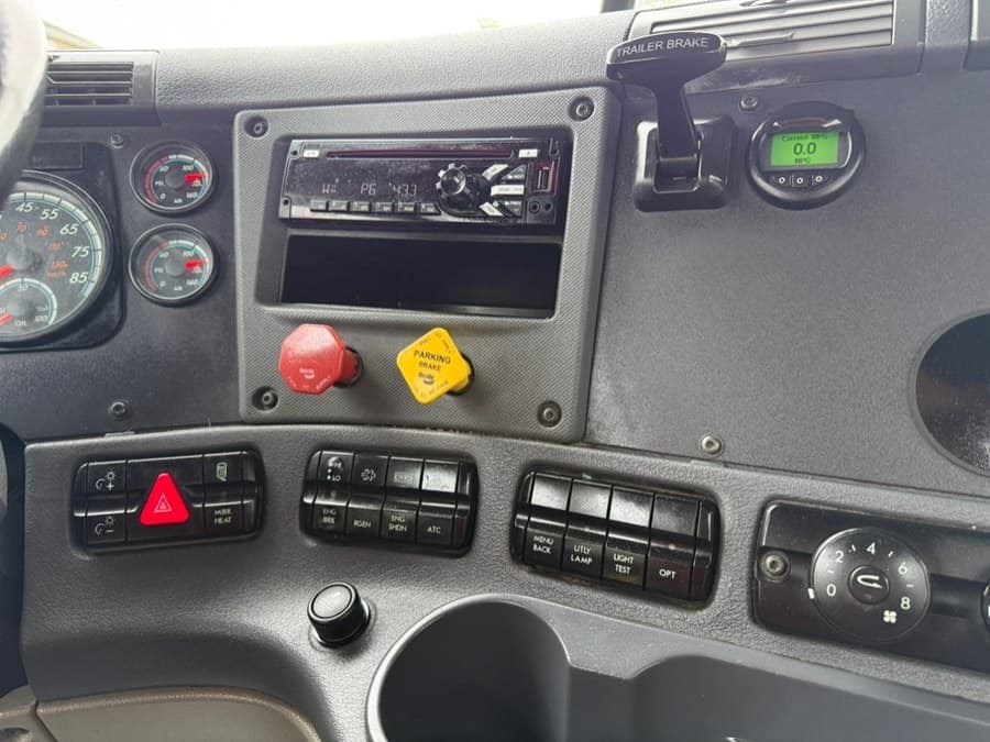2019 Freightliner Cascadia 125 Extended frame
