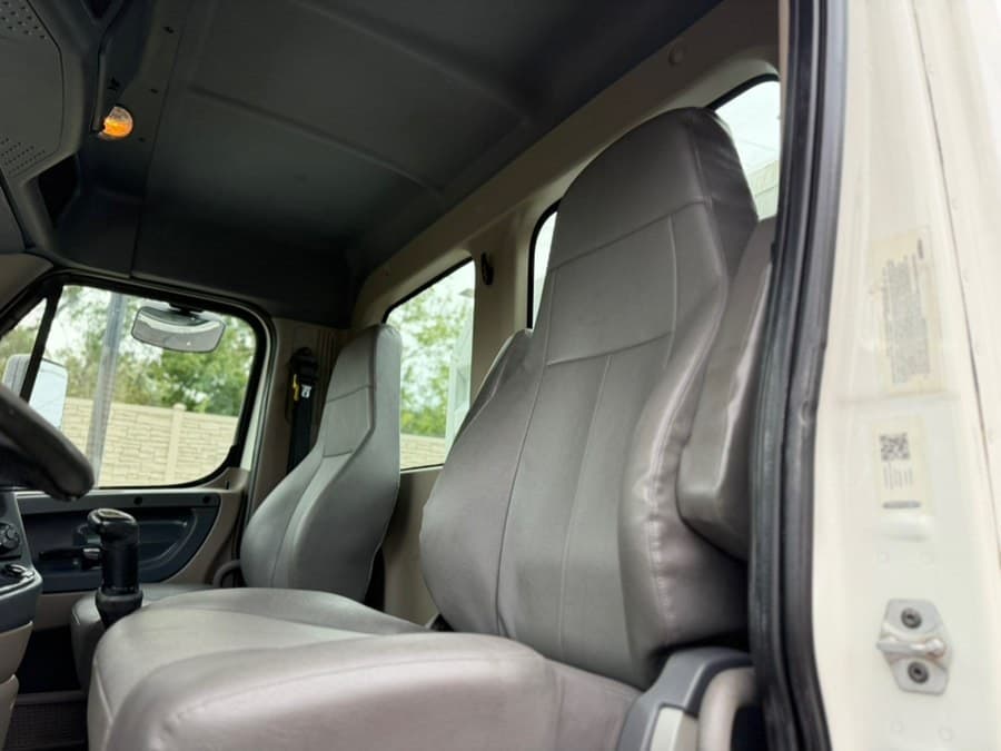2019 Freightliner Cascadia 125 Extended frame