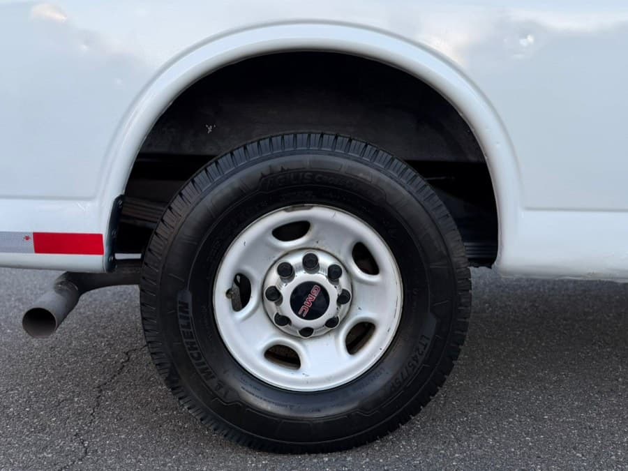 2010 GMC Savana Cargo Van