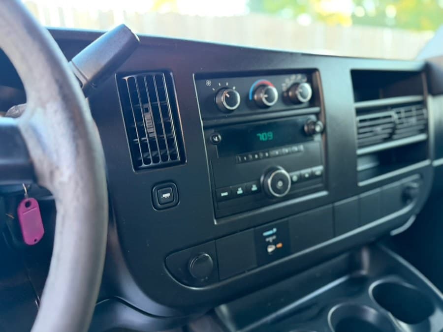 2010 GMC Savana Cargo Van
