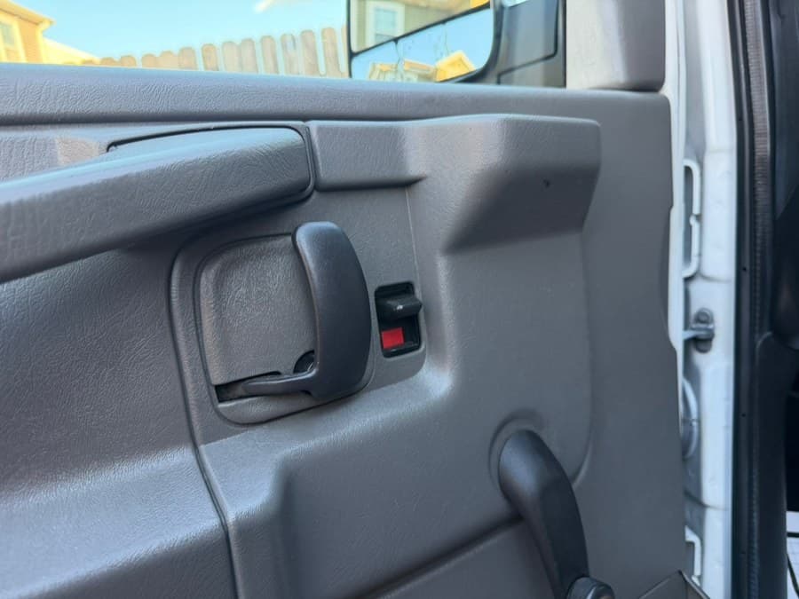 2010 GMC Savana Cargo Van