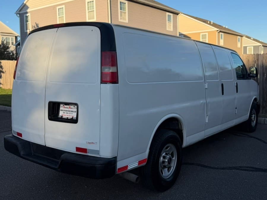 2010 GMC Savana Cargo Van