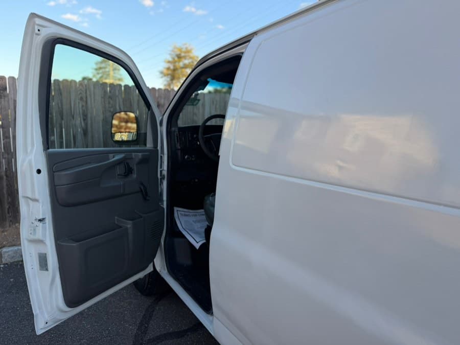 2010 GMC Savana Cargo Van